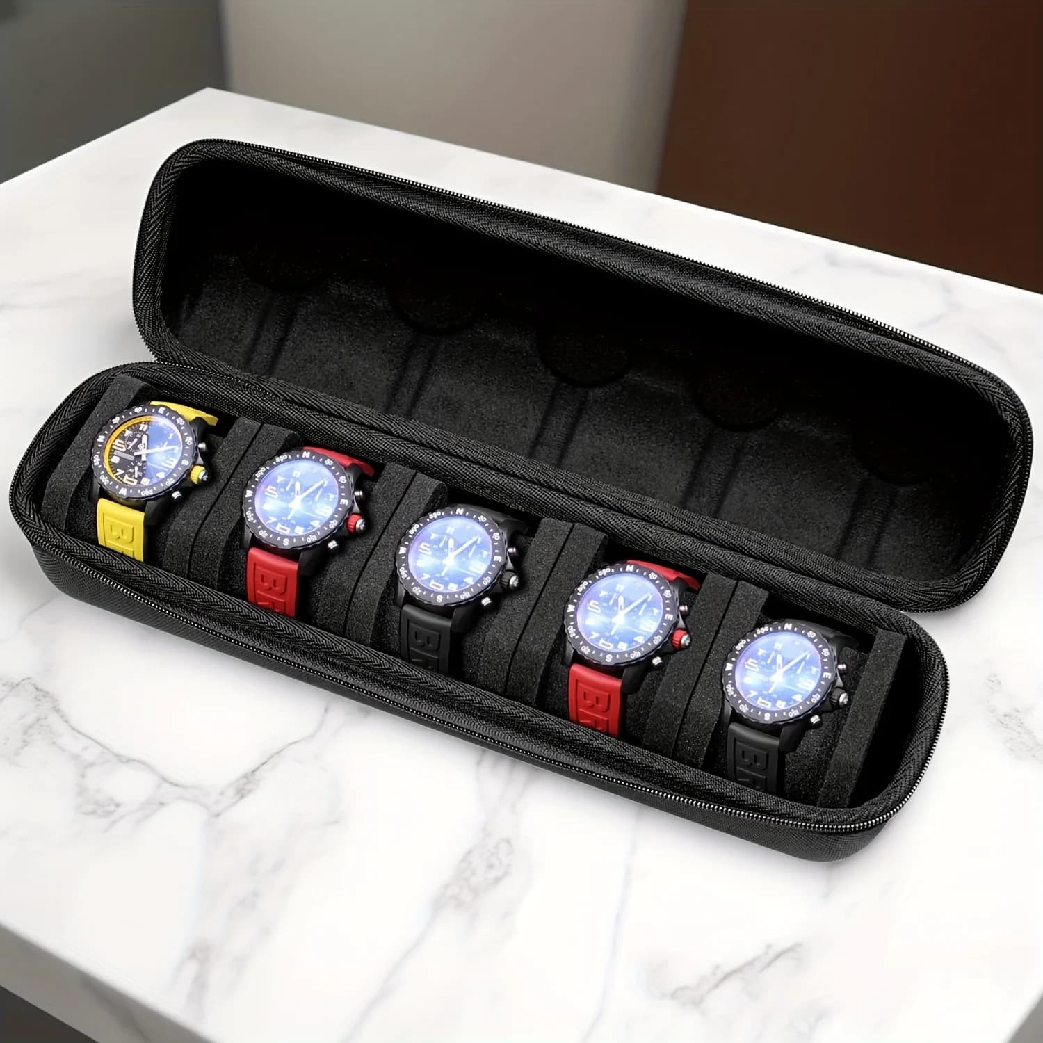 1 boîte à montres à 5 compartiments |   Organiseur de voyage à coque rigide avec insert d'oreiller - Prêt à offrir (Noir), Convient pour le rangement de montres intelligentes — 5/7